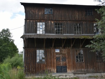 Drewniany młyn nad Mrożycą w miejscowości Dąbrówka Mała, 